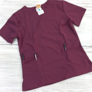 Blusa Vinotinto Cuello Cruzado Antifluido Importado Lycra