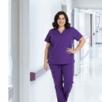 Uniforme Antifluido Morado – Estilo, Protección y Comodidad