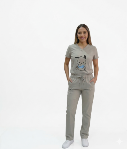 Uniforme Antifluido en Lycra Gris con Bordado Pochacco