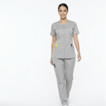 Uniforme Gris Perla Lotus Lafayette Antifluido con Cierre Frontal