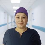 Gorro Antifluido Unisex Morado Oscuro – Elegancia, Comodidad y Protección Profesional