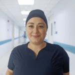 Gorro Antifluido Unisex Blanco y Negro Estampado Mickey – Comodidad y Estilo Divertido