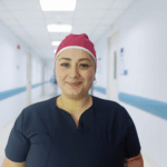 Gorro Antifluido Unisex Fucsia – Color, Comodidad y Protección Profesional