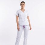 Uniforme Blanco Vivo Fucsia Antifluido Importado Licrado