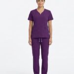 Uniforme Morado Cuello Corazón Antifluido Importado Licrado