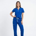 Uniforme Azul Rey Cuello V Con Vivo Azul Cielo Antifluido Universal Lafayette