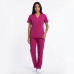 Uniforme Fucsia Cuello V Con Vivo Fucsia Antifluido Universal Lafayette