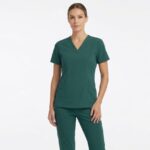 Uniforme Verde Pasto Cuello V  Antifluido Universal Lafayette