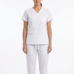 Uniforme Blanco Cuello V Corto Bolsillo Bordado Snoopy Lila Micro dril Lafayette
