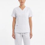 Uniforme Blanco Cuello V Corto Bordado Droopy/Bolsillo Snoopy Lila Cosmos Lafayette