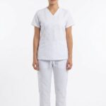 Uniforme Blanco Cuello V Corto Bordado Droopy/Bolsillo Snoopy Piel Rosado Cosmos Lafayette