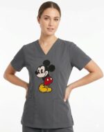Uniforme Gris Oscuro Cuello V Corto Bordado Mickey Cloro resistente Lafayette Talla M y L (2)