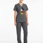 Uniforme Gris Oscuro Cuello V Corto Bordado Mickey Cloro resistente Lafayette