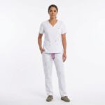 Uniforme Cuello Corazón Blanco Vivo Magenta Antifluido Importado Licrado